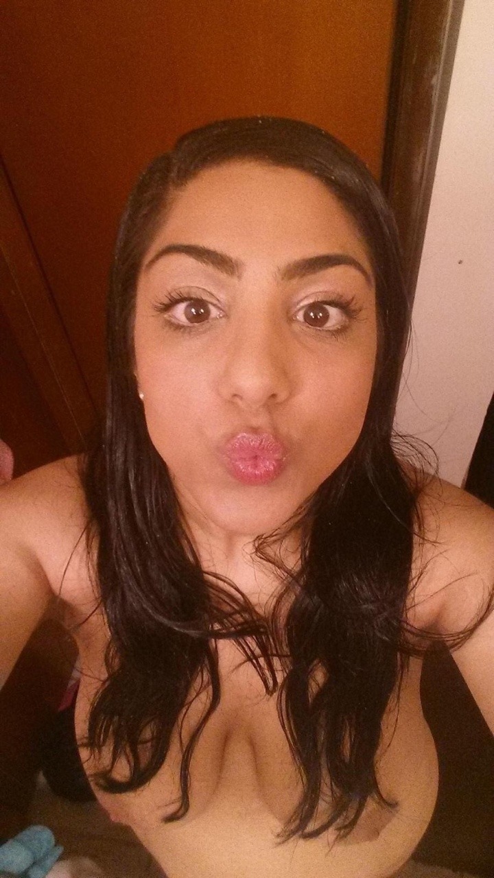sexysouthasians:  What a pair of bOOb 👀 Credit: @indianpakibabes
