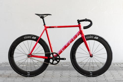  8BAR CRIT 2019 prize bike as hot and fast as the race this weekend itself. The winner takes it all 