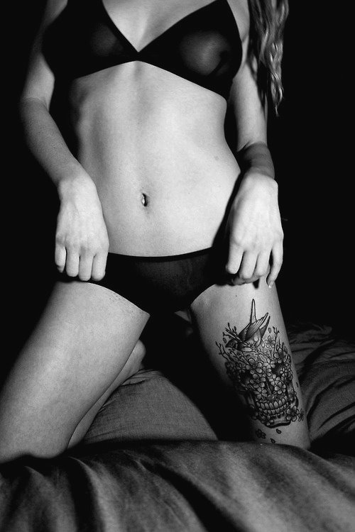 colourless-achroous:  Black and White blog, I follow back similar! 