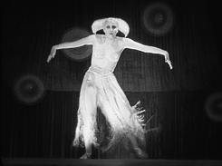 wehadfacesthen:  Brigitte Helm as the False Maria in Metropolis  (Fritz Lang, 1927) via greypoppies 