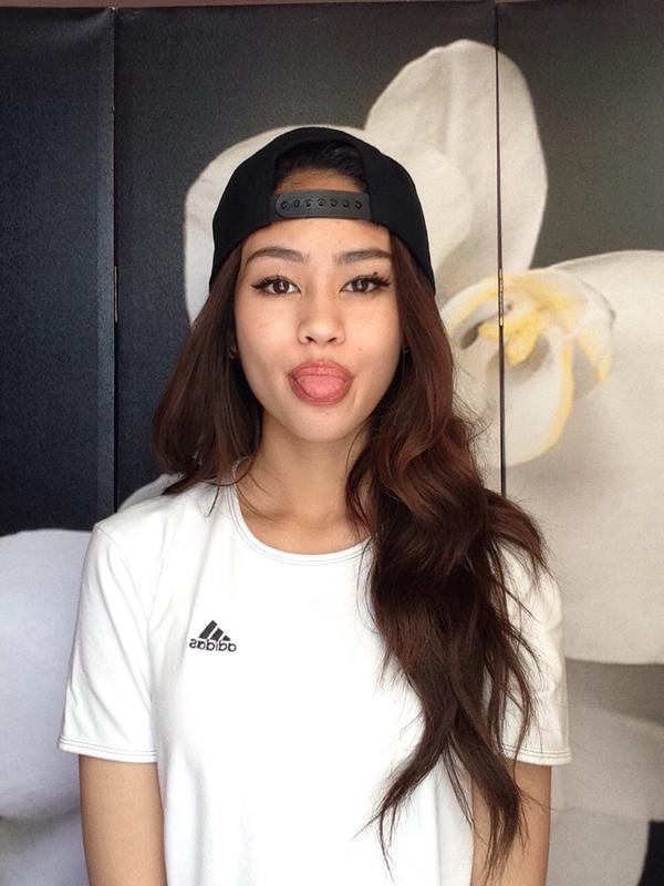 fashionistasrus:  Twitter: Kalani_kaiihttp://fashionistasrus.tumblr.com/