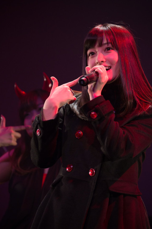 unknown634:  本日3月3日、「セーラー服と機関銃 -卒業-」のライブ付き公開直前イベントが東京・品川プリンスホテル クラブeXにて行われ、主人公・星泉を演じた橋本環奈が登壇した。 「めだか組