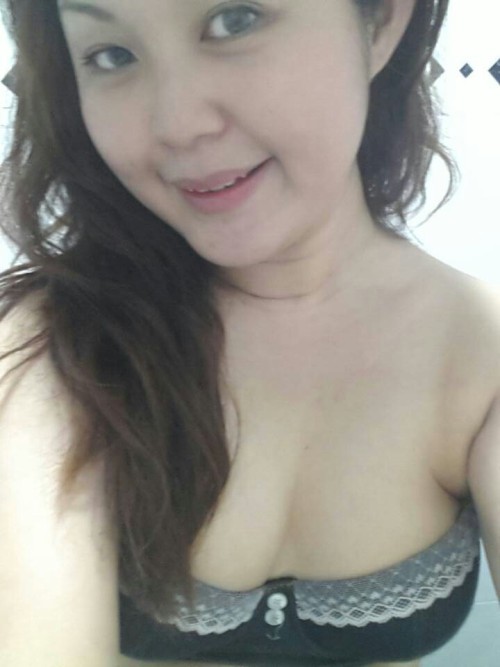 yamyamcham1:  yamyamcham1:  超性感大马熟女的诱惑8   Sherlyn is a cute and damn sexy lady who can driving us to