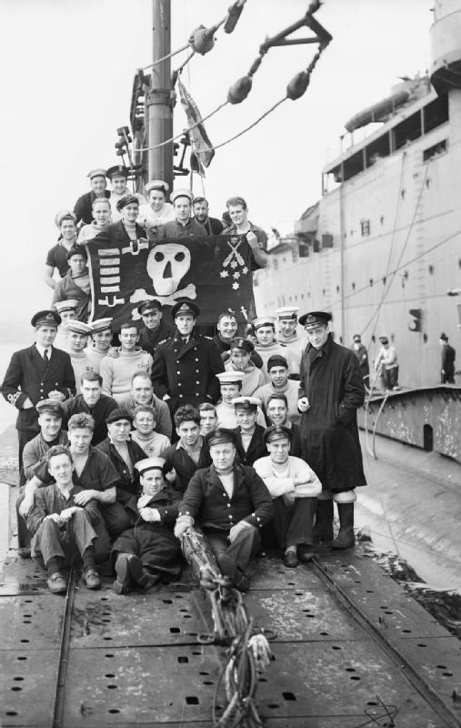 formfollowsfunctionjournal:  HMS Thetis Jolly Roger 