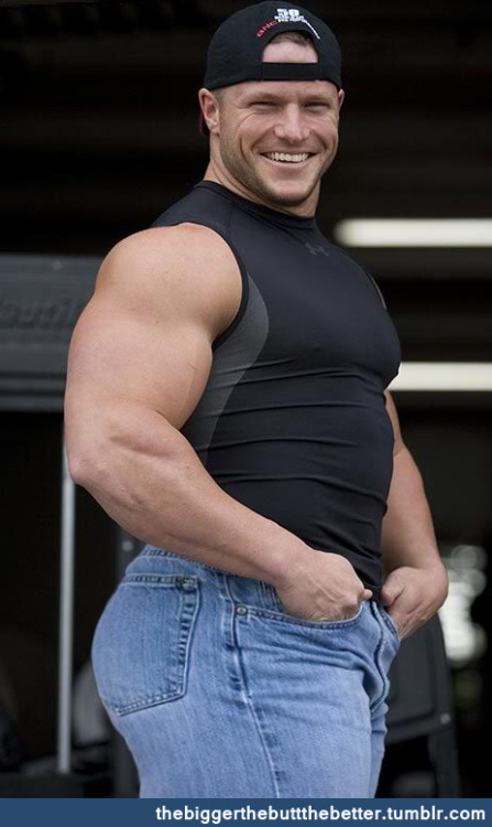 thebiggerthebuttthebetter:  You Would Smile With An Ass Like That