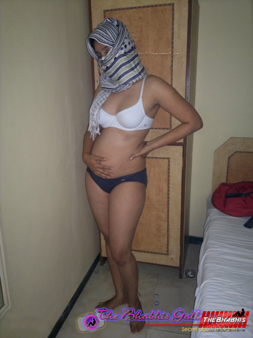 thebhabhis:  Face Covered with Shawl My GF NudeHello friends, I’m uploading these pics to TheBhabhis with my girlfreind’s permission. We too got this idea from Vasundhara who started to expose her sexy body in   TheBhabhis   with her face covered.