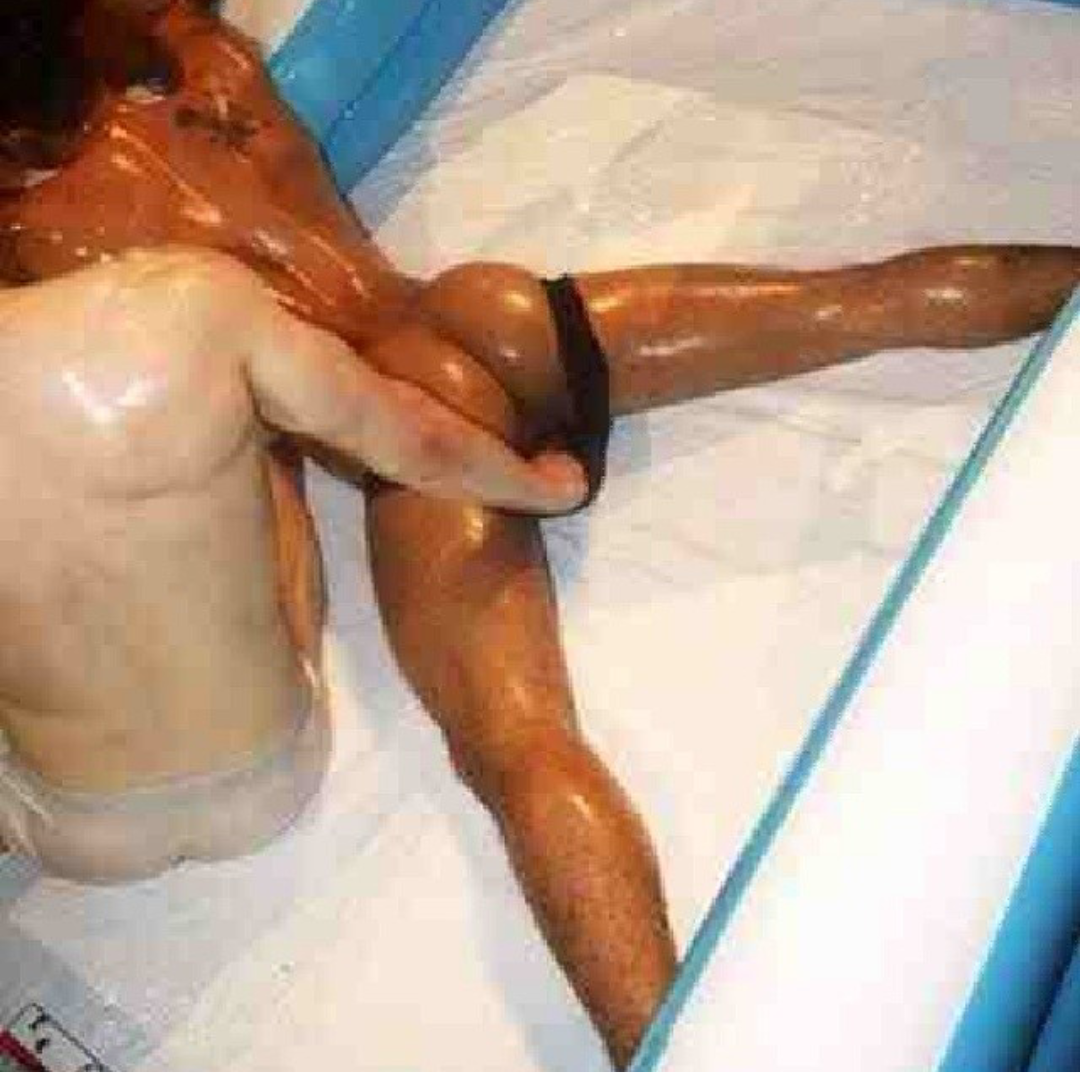 armyboii11inch:  icyj17:  😋😋   Datz 1 perfect round fynnnnnne ass. R their