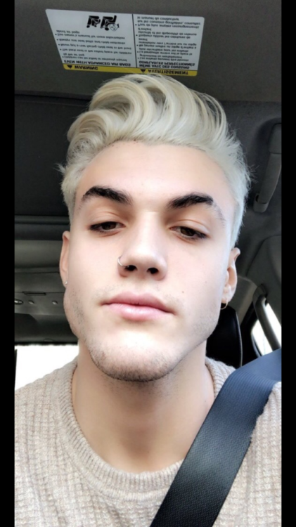 cakesbitch:graysondolaneatmyass:like if u would fuck grayson xFollow all my blogs for more pics like