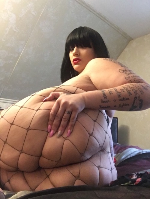 xxxmiamonae: Ass for day.. Come get behind me daddy… what will you do?!? Can you handle?!?