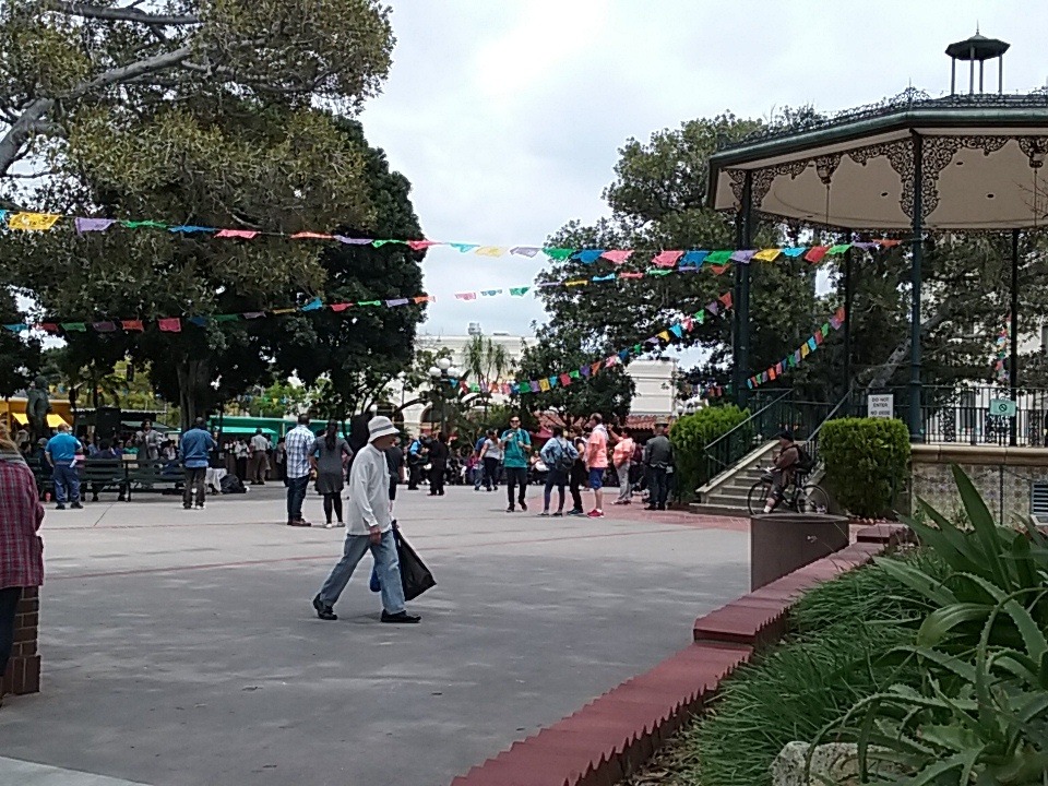 Places I walked around Saturday when buying art supplies, Little Tokyo, Chinatown,