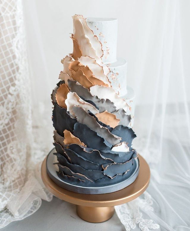 Hey Wedding Lady on Tumblr — ⁣⁣How amazing is the wave effect on this cake!  The...