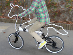 sixpenceee:  Thanks to designer Eungi Kim, you can attach this bicycle ornament called Horsey to give your two-wheeled ride the shape of a gorgeous, horned steed.