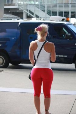 Girls in yoga pants