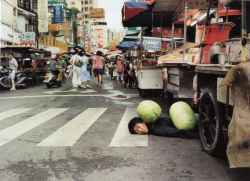 shihlun: Erwin Wurm - Outdoor Sculptures Taipei 2000