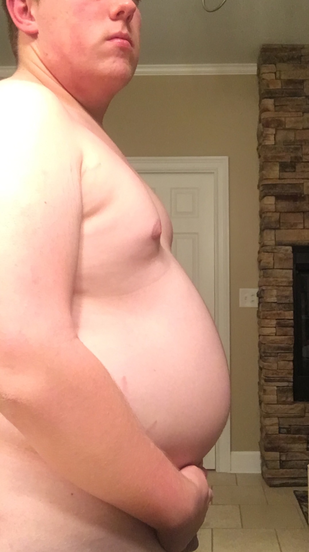 johnnk85:  Hit 900 followers last night! Thank you so much! Headed back to college