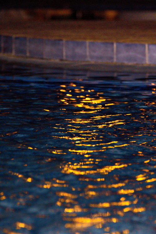 Liquid gold. Flüssiges Gold.Light reflecting on water.
