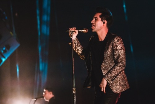 panicatourdisco:Panic! At The Disco Concert In Seattle Washington, March 21 2017https://seattlemusic