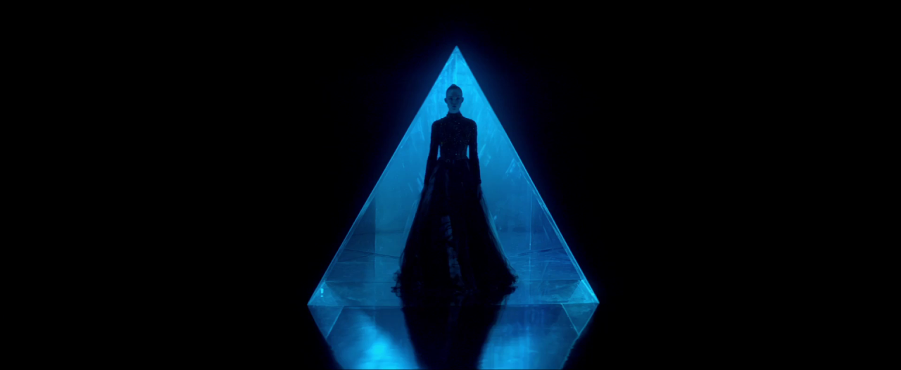 cinemasource:    The Neon Demon (2016,   Nicolas Winding Refn)  