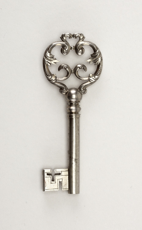 gammar0ck:  design-is-fine:  Keys, 17th-19th century. Collection Cooper Hewitt  Does someone have the one to my heart?  Gamma