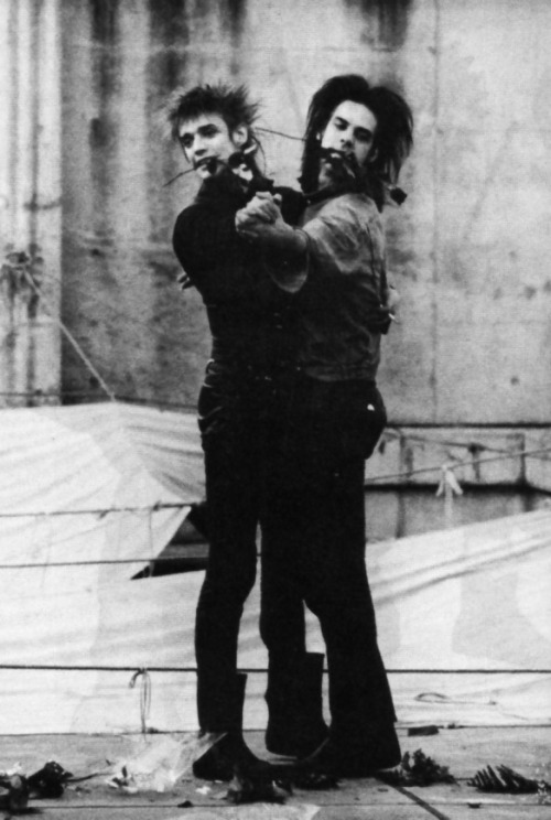 loverman13:Blixa Bargeld + Nick Cave, A Rooftop & Roses Tango (Japan, 1985)