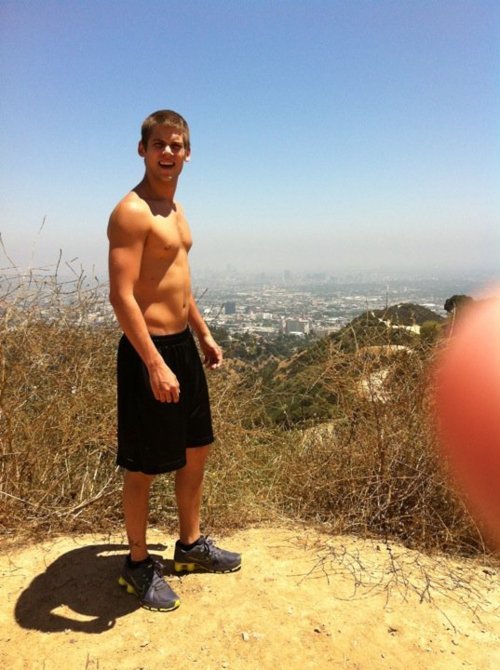 Tony Oller - MKTO Hot Muscle Jock Pop Singer http://hotmusclejockguys.blogspot.com/2014/06/tony-oller-mkto.html