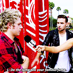 harold-niall-deactivated2016052:  Int: Do you have a go-to dance move? 