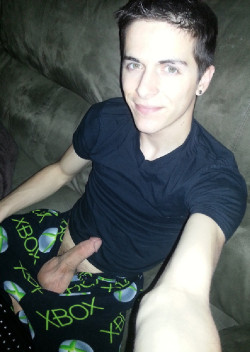 Erickb2:  Mosimo72:  He’s So Cute!!  My Favorite Kind Of Xbox Joystick. Could Play