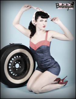 hotrod-pinups:  Pinups And Hotrods http://bit.ly/1744eHp