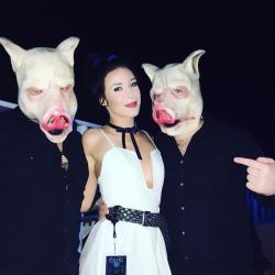 Thought I found some pretty cool dudes on the @monstersofrockcruise&hellip; Too bad they turned out to be pigs. ✨😉🐷🐽 #OinkOink #80sprom with @nikkiblakk666 ✨✨✨ by evilaiden