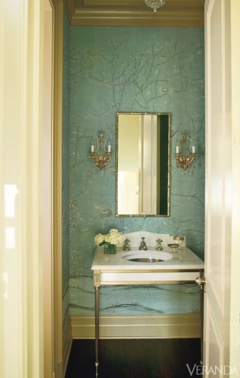 thefoodogatemyhomework: Hand painted turquoise Chinoiserie wallpaper is accented perfectly by deep c