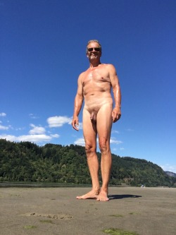 pnw007:  Me enjoying the nude beach at Rooster Rock State Park  Great pic and blog.
