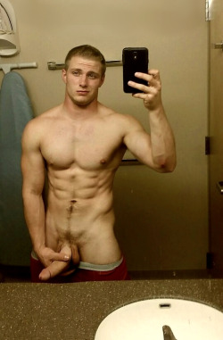 faggybuds:  FAGGY SELFIEWho am I?