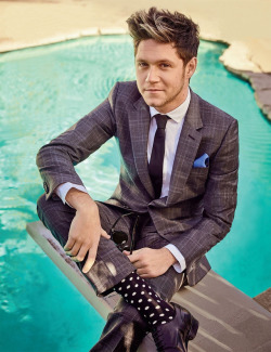 noregretsfoolsgold: Niall’s Billboard cover pic edited so it’s clean