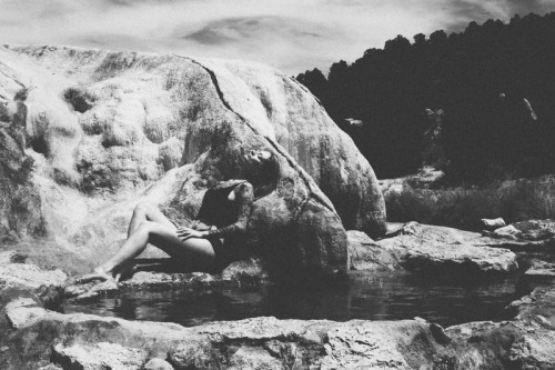 XXX noisenest:  *hot springs // theresa manchester photo