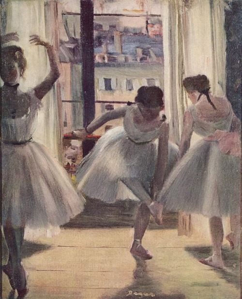 socialistkid:“Trois danseuses”, Edgar Degas / “Le chariot, la route enneigée à Honfleur”, Claude Mon