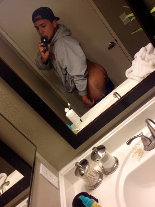 dinoonyourface:  just a lil ass pic