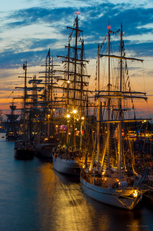 jamas-rendirse:The tall ships races 2013, By Alexander Uljanov.