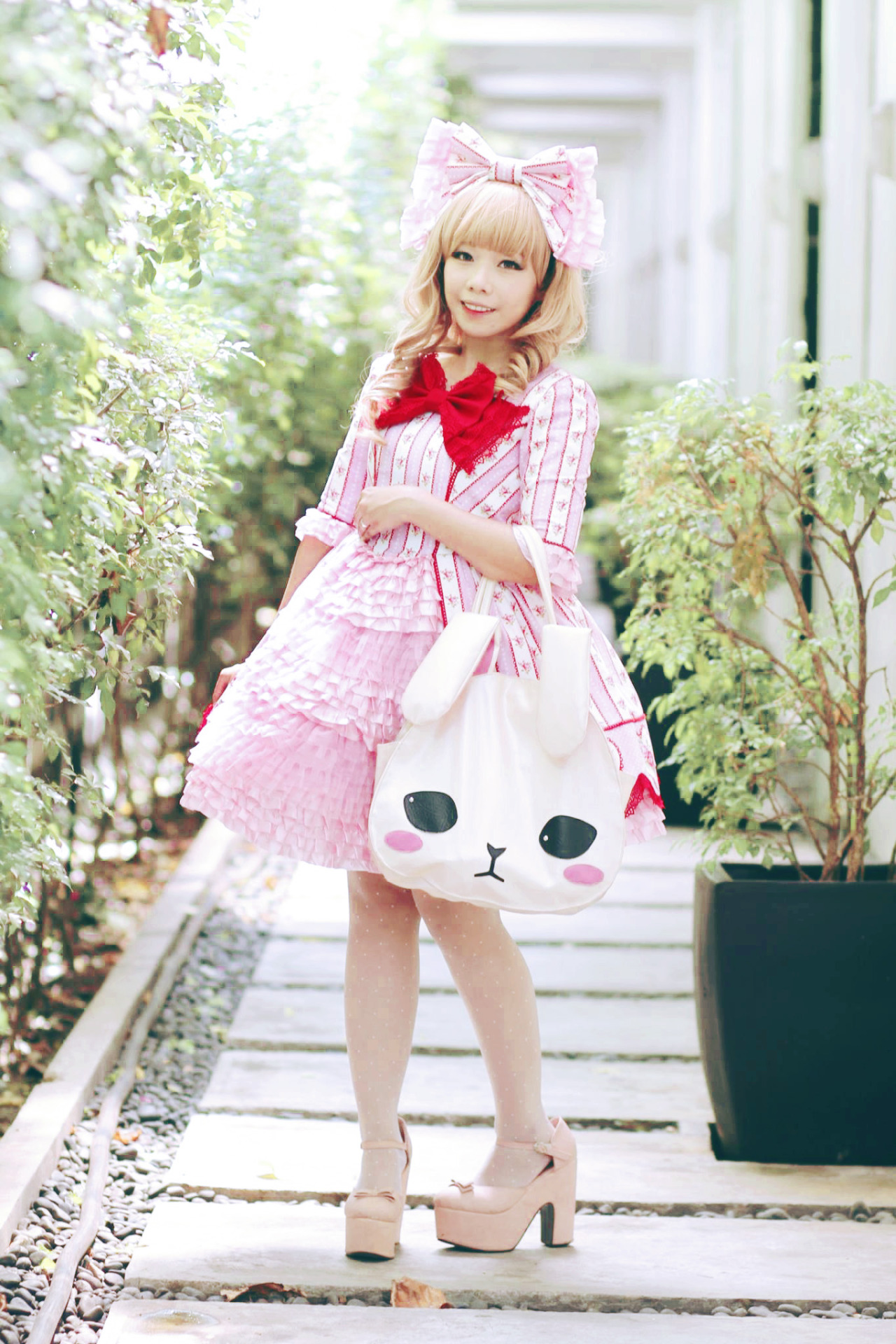 dolldelight:  Miaow being absolutely adorbs in this dress set I made! Photos by Jio