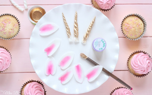 japancandybox:    They are pink, they glitter, they are unicorns and they taste delicious! 🦄✨ These magical cupcakes are perfect for any unicorn lover! 💖►http://www.missblueberrymuffin.de/2017/01/so-su-einhorn-cupcakes-mit-marshmallow.html