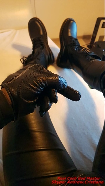 mastercashraped:Leather Master CASH MA$$TER GOD ! Xmas Are Soon So Must Pay The Taxes Until Year End