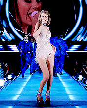 tibby:favourite outfits↳ taylor swift (1989 tour)