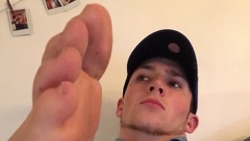 Tfootielover:  Dionyorkie:  I Don’t Bother With These Toes. Don’t Let These Toes