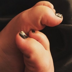 mydevilsplayground:  #partner #feet #bdsm #teamprettyfeet #submission #blackpolish #halloween #sexyfeet #toes #footworshipping #latina #arches #soles #followme #followshoutoutlikecomment #instagram #instagood #instalike #leggings #selfie #solecollector