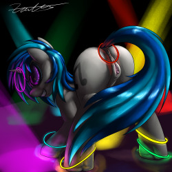 Party time~It&rsquo;s literally been over a year since my last Vinyl drawing, so have some Music horse