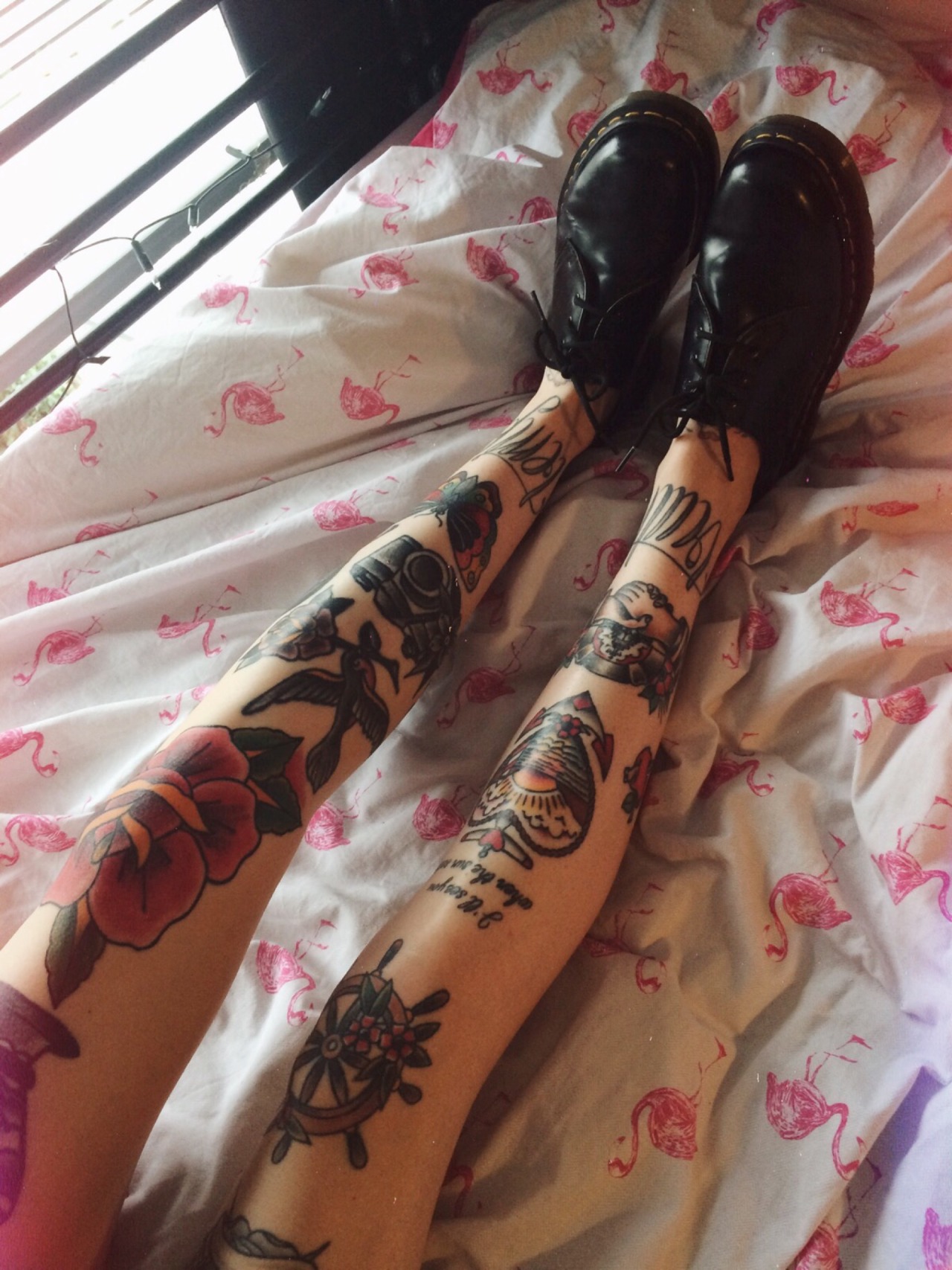 roseyjones:  betty spaghetty legs and i love them 💁🏼 