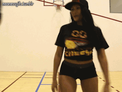neonessgifs:  Give her a pat…