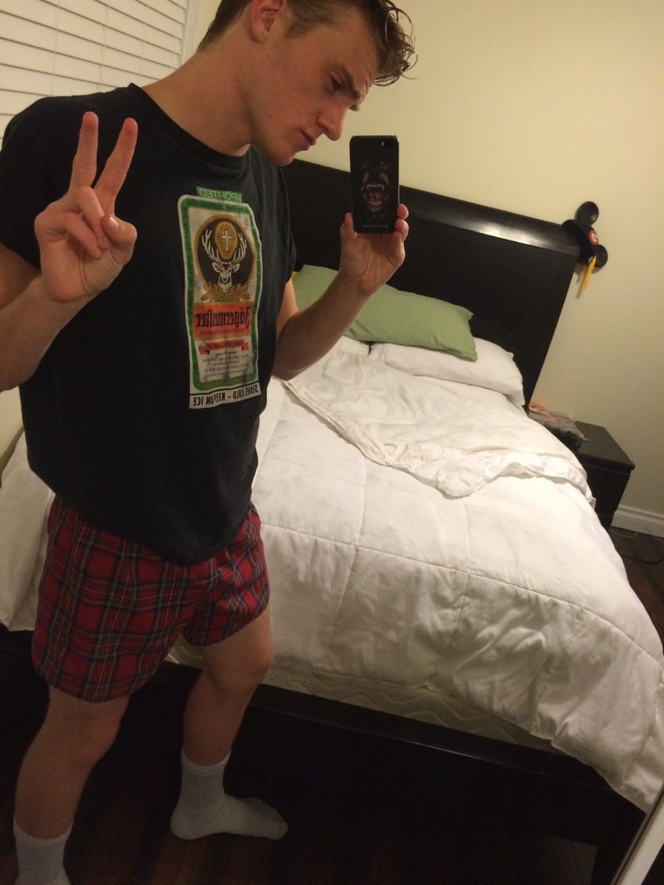 axintus:I need a cuddle buddy