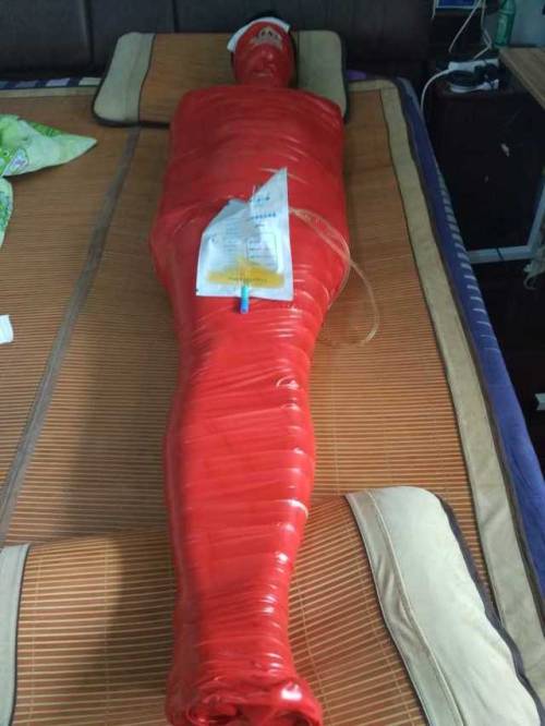 https://lovetapebondage.tumblr.com/post/164740806181