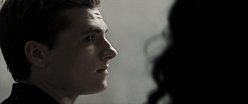 liamsdarlin: If I’d had a private reunion with Peeta, he would have killed me. Now that he’s derange