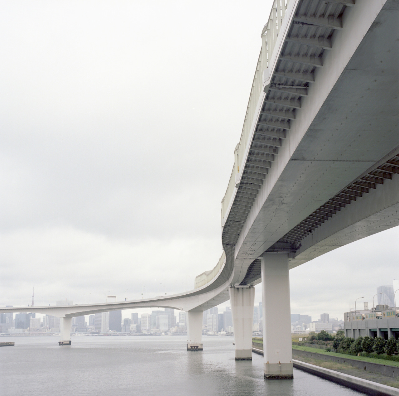 dontrblgme2:  Tokyo #5 (via tomootaphotos)